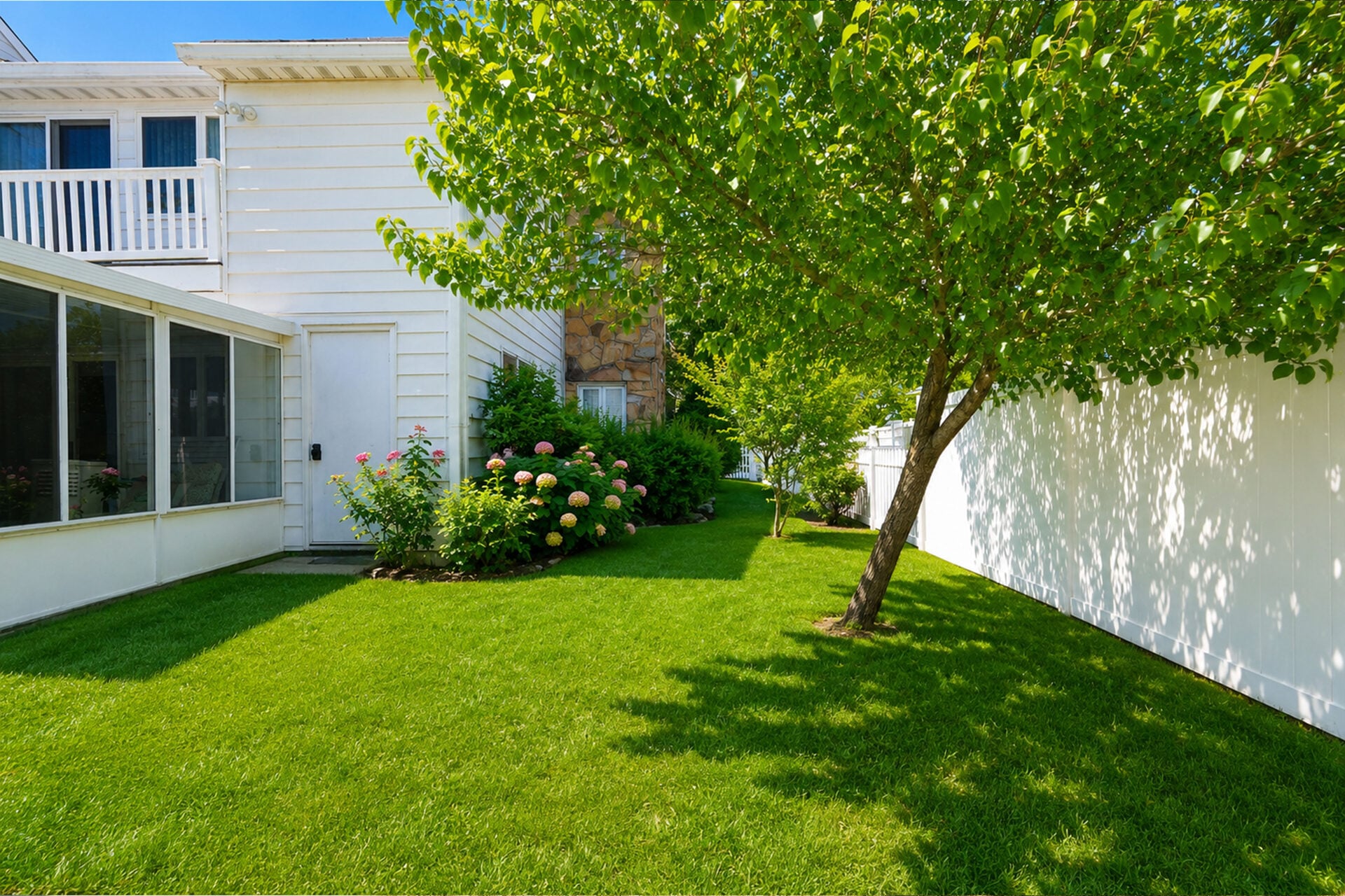 20 Kyle Court Backyard Lawn Showing Corner Lot Depth