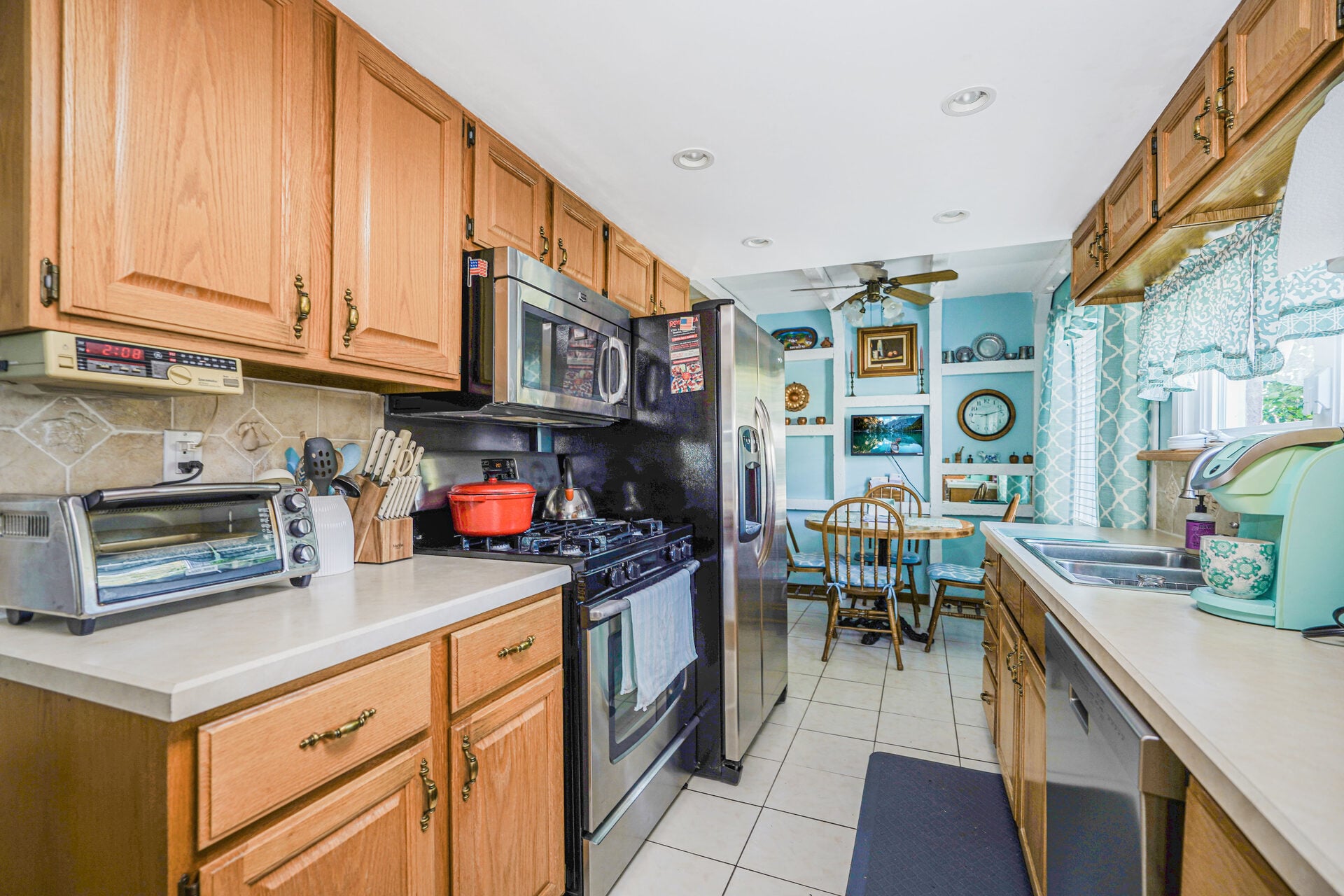 20 Kyle Court Eat-In Kitchen Opens To Yard