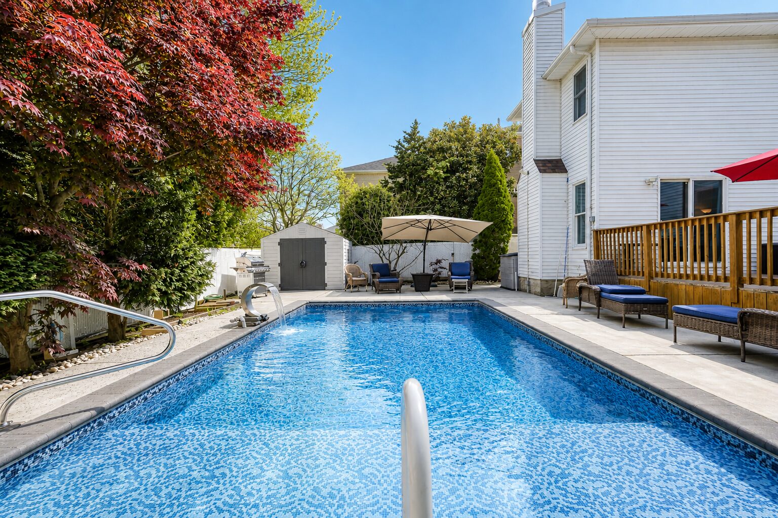 4816 Hylan Boulevard Annadale In-Ground Pool With Patio
