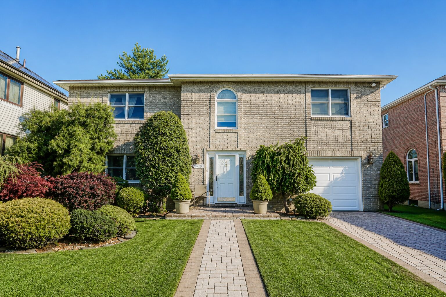 4816 Hylan Boulevard Annadale Front Walkway And Lawn