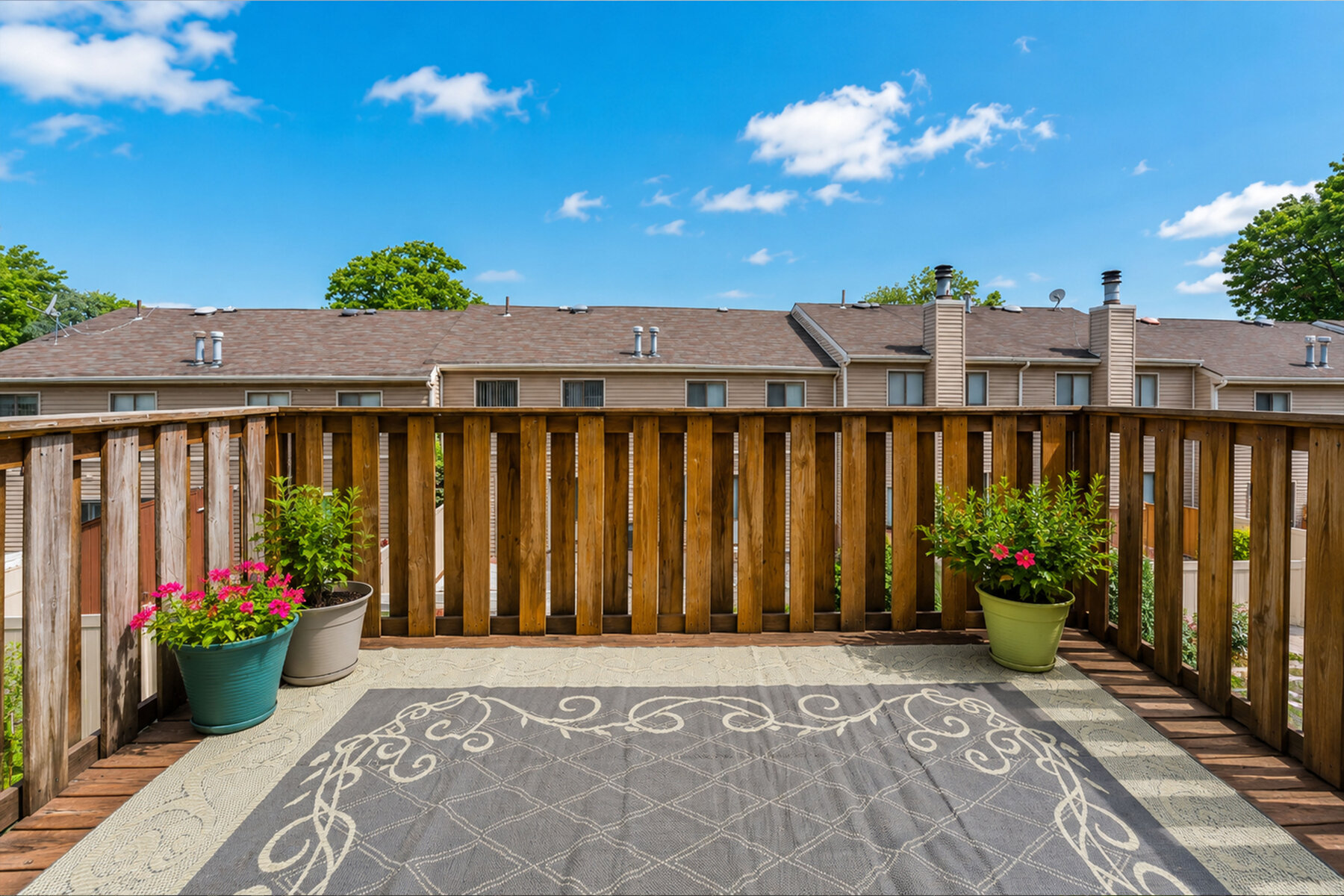 29 Wood Court Upper Deck Off Kitchen