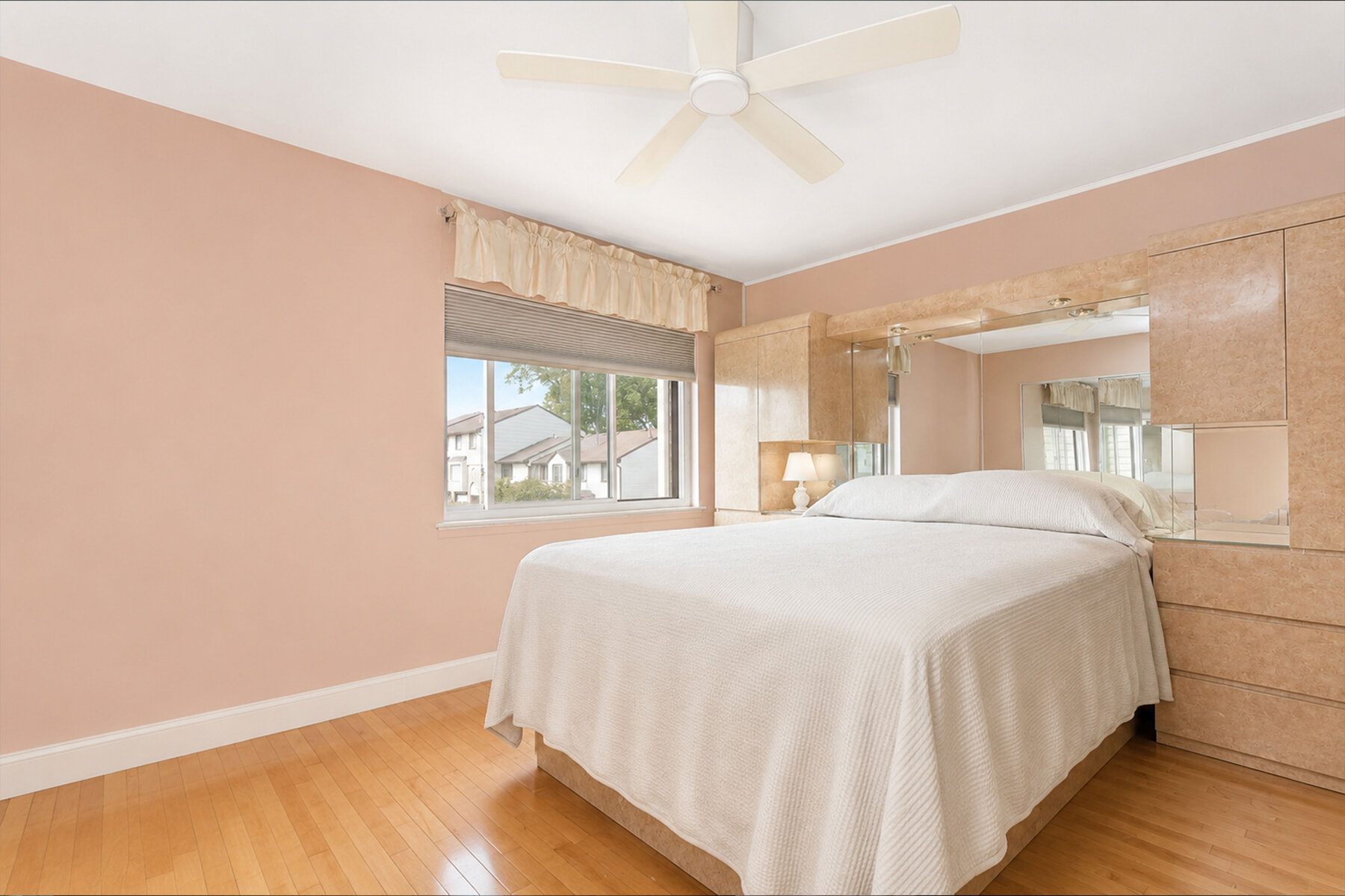 29 Wood Court Primary Bedroom With Built-In Closets