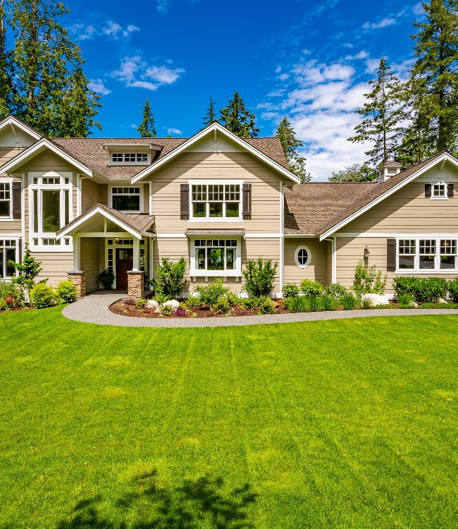 Beautiful custom built craftsman style home(1)