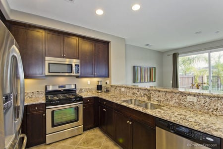 10_5244520_40602-_110