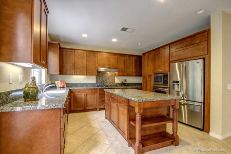 10_6446694_49616-110