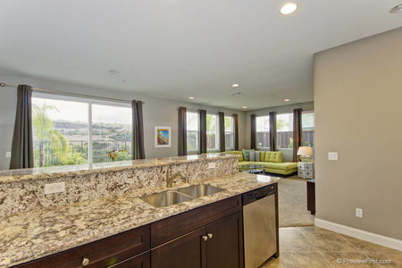 11_5244524_40602-_111