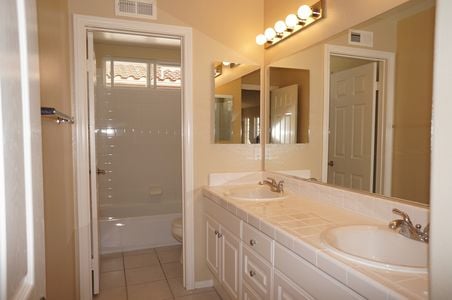 11852 Caneridge - Bath 2 Low Res