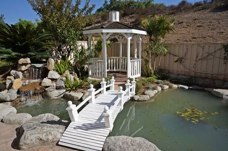 11852 Caneridge - Pond Low Res