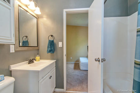 21_7114079_54733-121