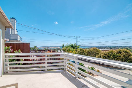 22_7114083_54733-122