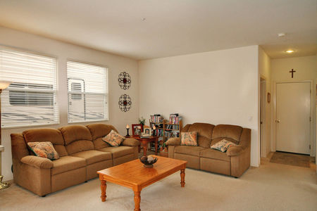 23_3645957_29181-123