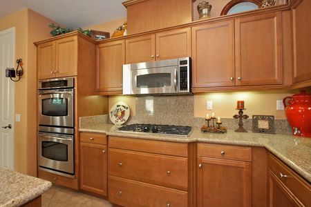 23_3701510_29547-124