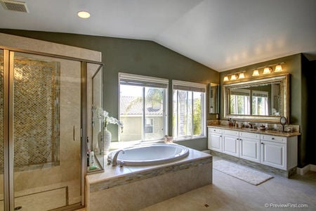 24_5953747_45999-124