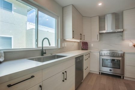 2418-manchester-ave-2-022_web