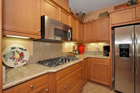 25_3701518_29547-126