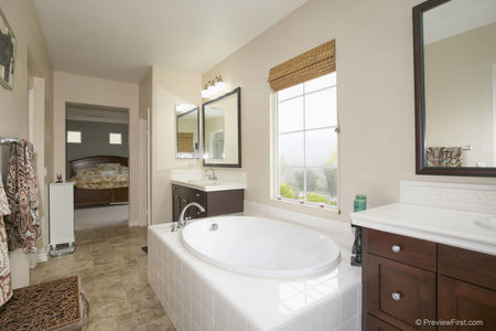 27_6542504_50384_127