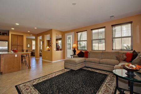 29_3701534_29547-130