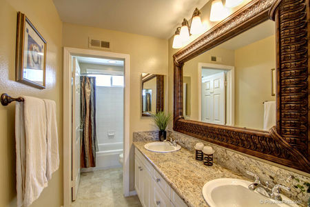 29_5953767_45999-129