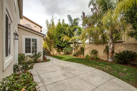 31_6446778_49616-131