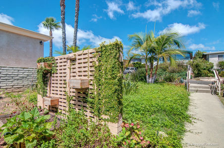 32_7114127_54733-132