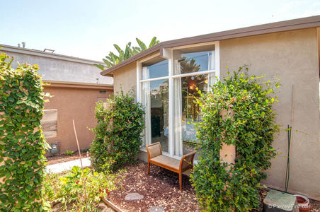 33_7114131_54733-133