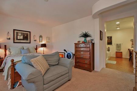 35_3701558_29547-136