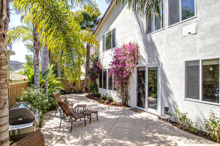 37_5953799_45999-137