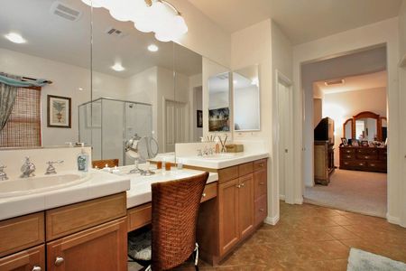 40_3701578_29547-141