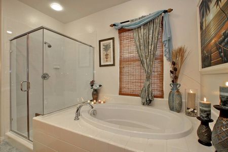 41_3701582_29547-142