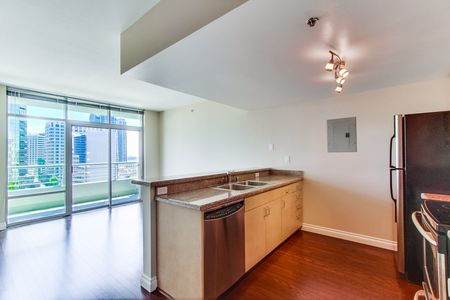 425-beech-street-1202-001_web