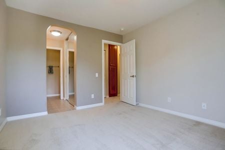 5404-balboa-arms-dr-456-023_1024x682