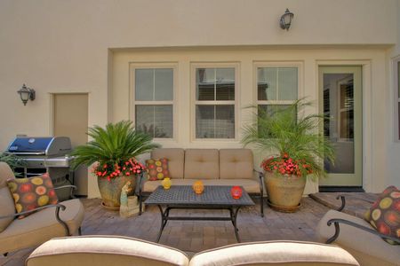 57_3701646_29547-158