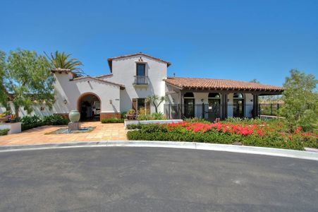 64_3701674_29547-165