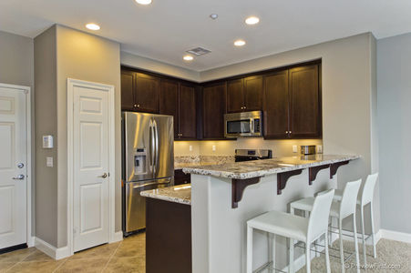 8_5244512_40602-_108