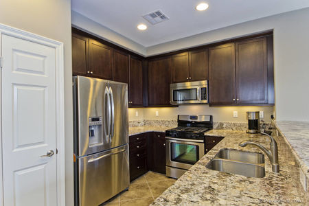 9_5244516_40602-_109