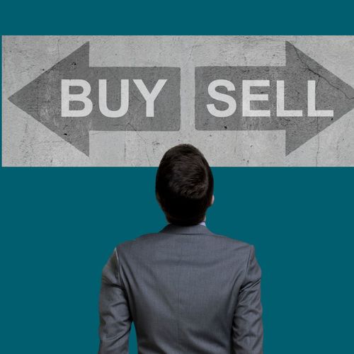 Should You Buy or Sell First? How to Decide What’s Best for You