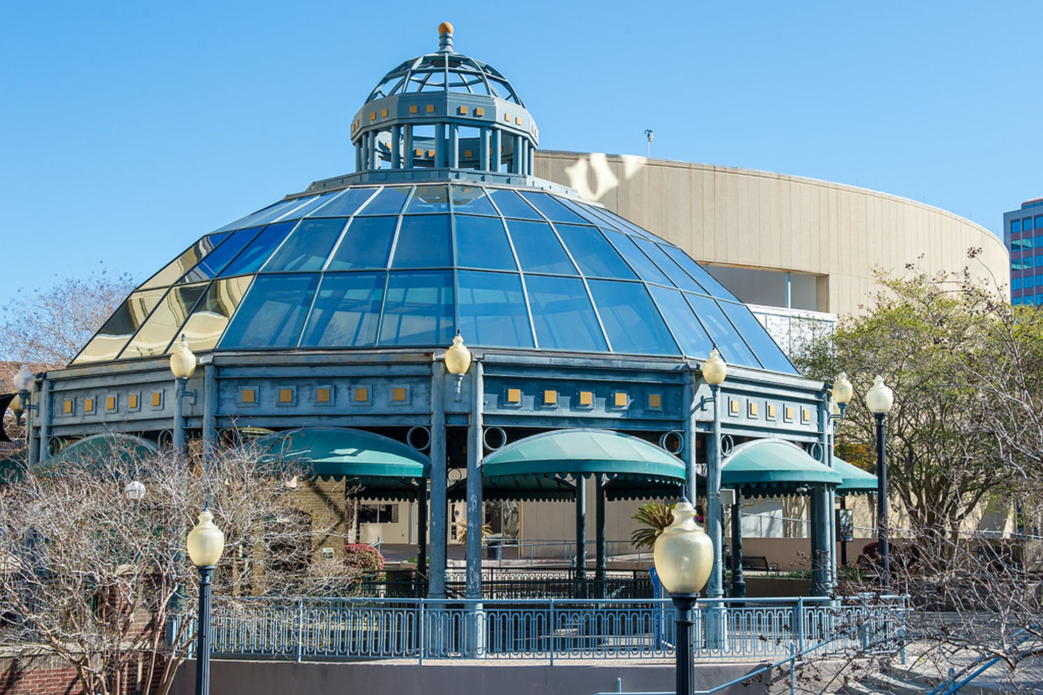 Plaza Tower 1024 Outside-3