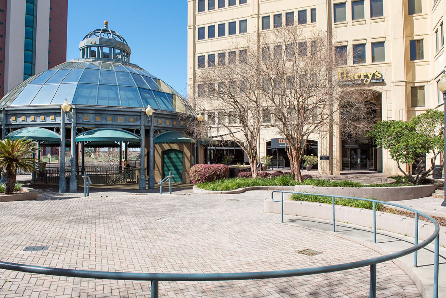 Plaza Tower 1024 Outside-7