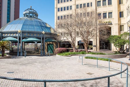 Plaza Tower 1024 Outside-7