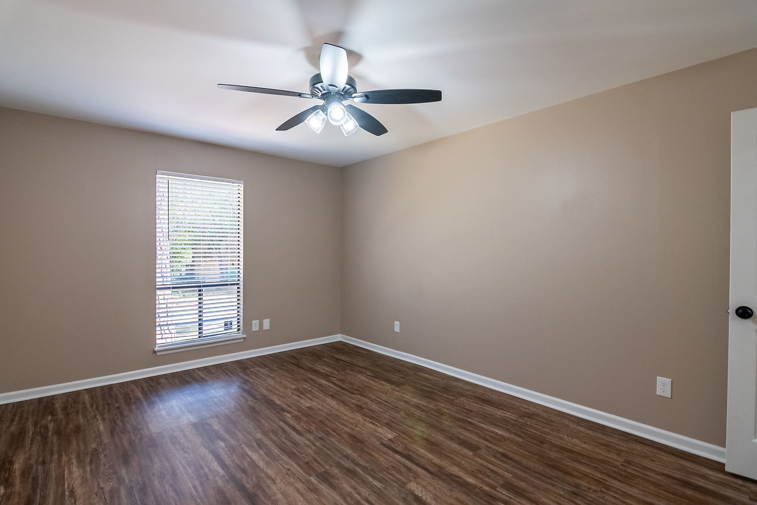 2959 Bayshore Drive-1200-7