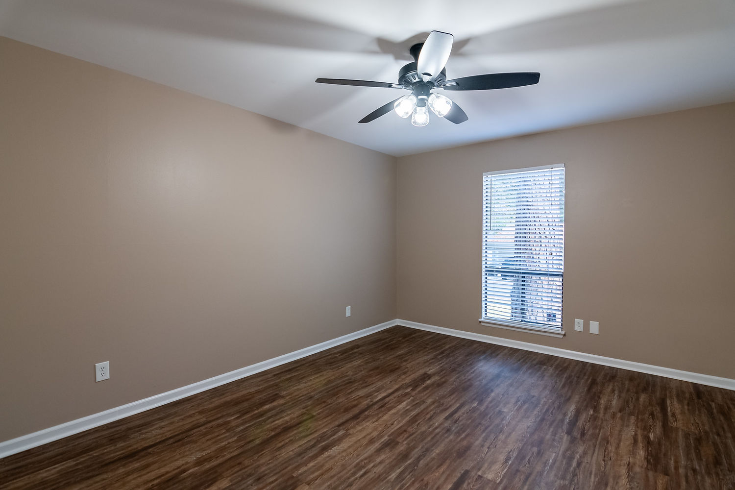 2959 Bayshore Drive-1200-8