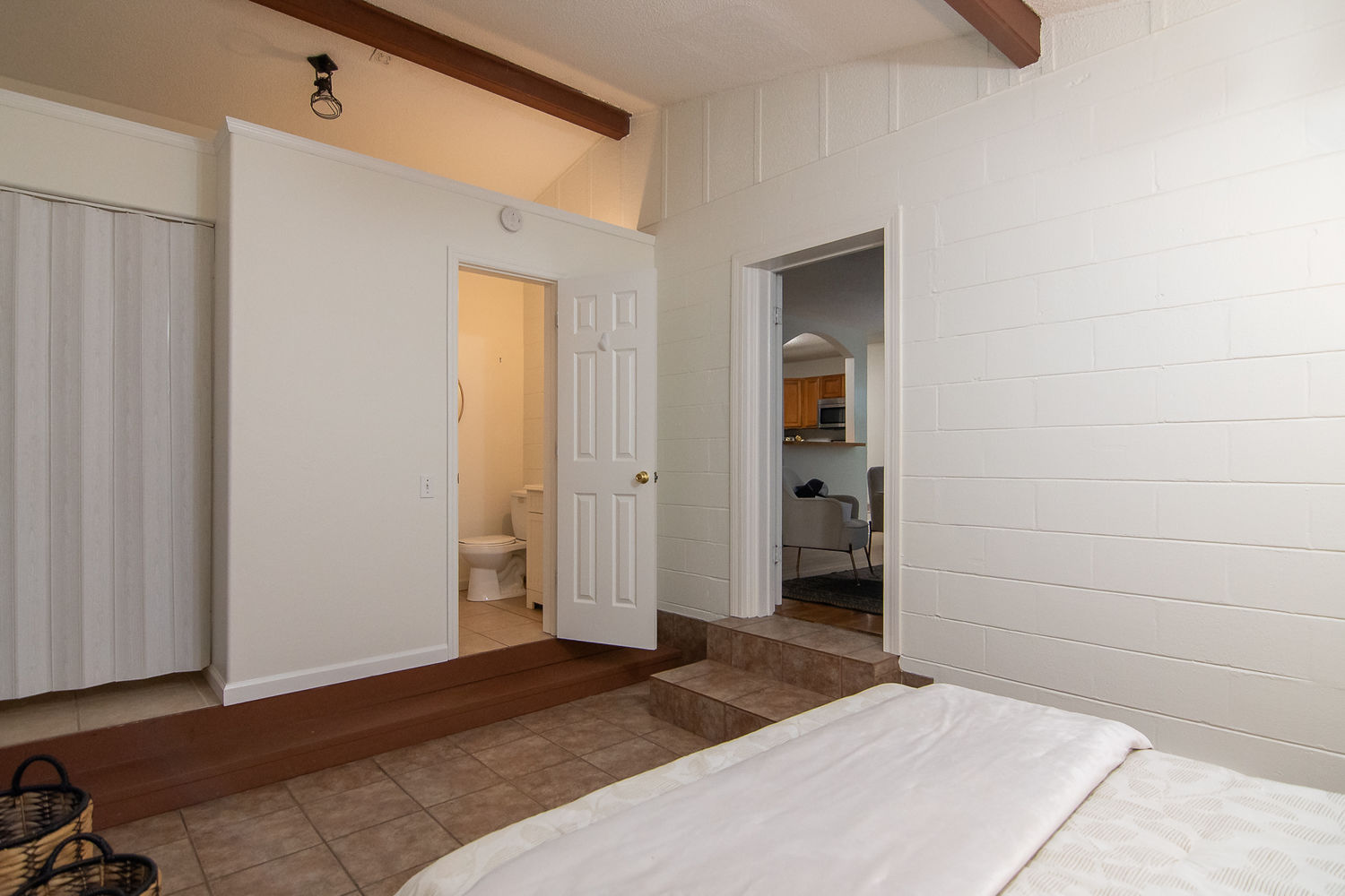 1815 Mayhew Street - 1200px-23