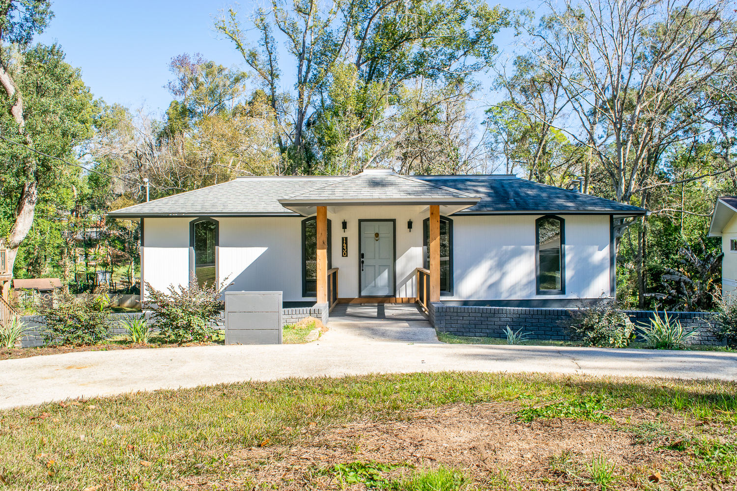 1430 Lucy St Postcard-1