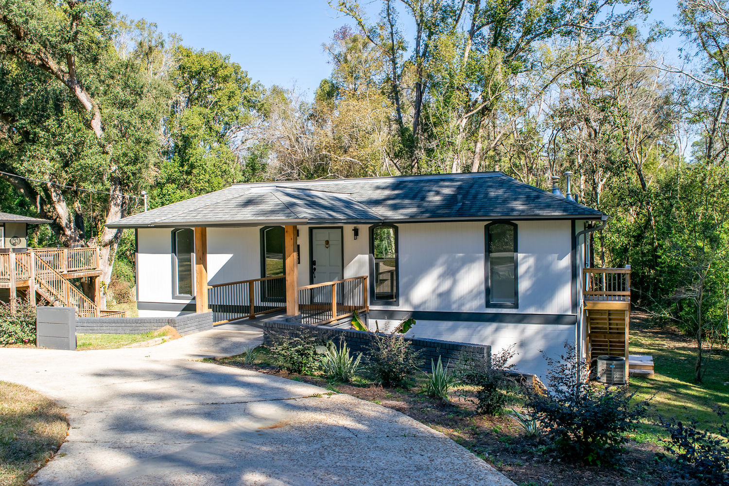 1430 Lucy Street-1800px-03