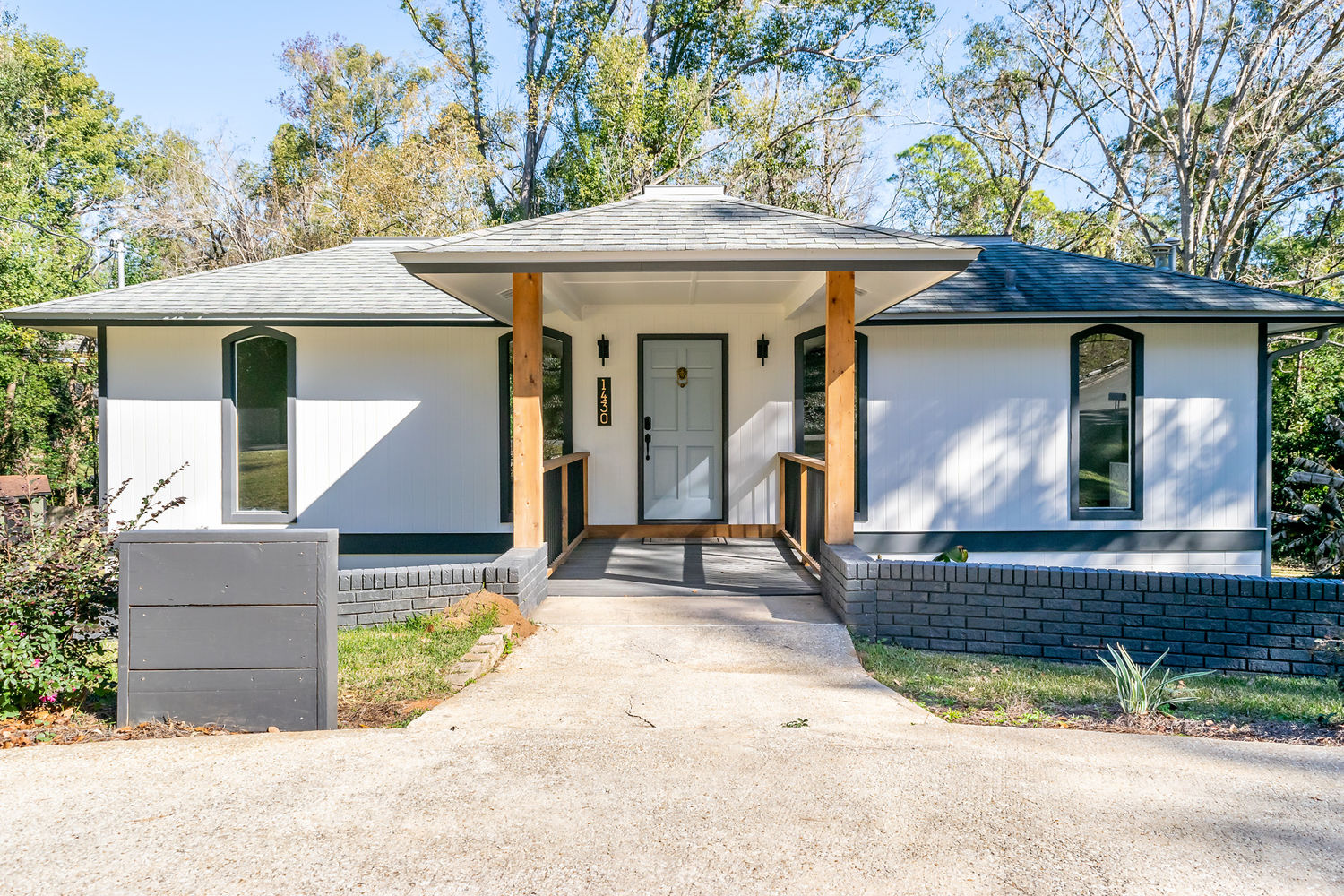 1430 Lucy Street-1800px-08