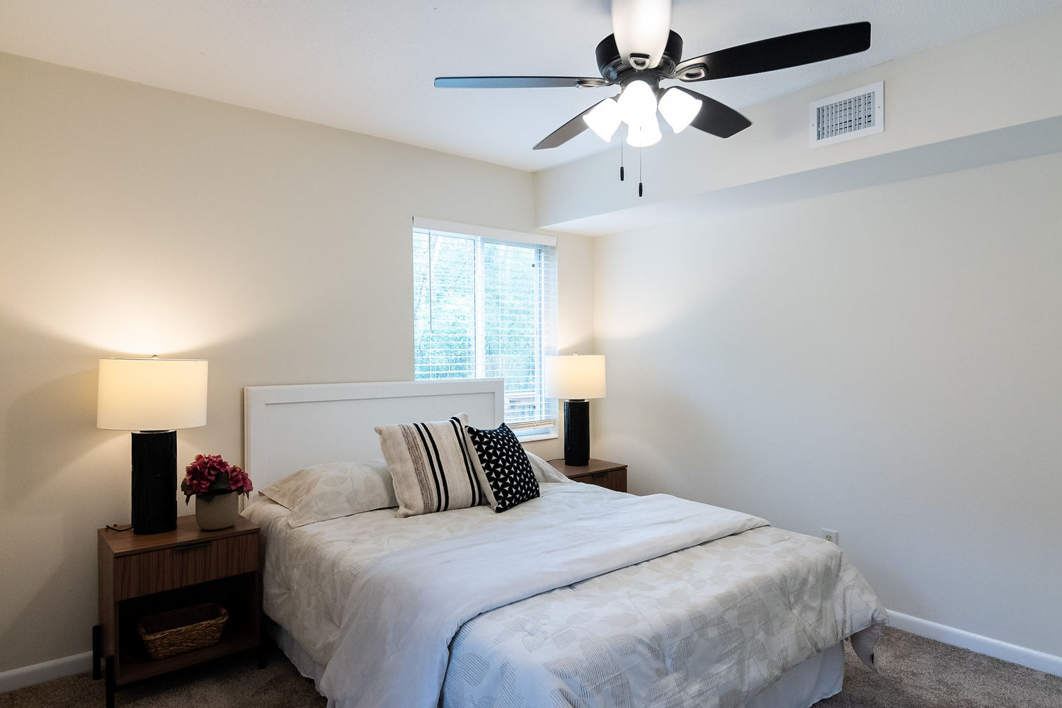 1430 Lucy Street-1800px-98