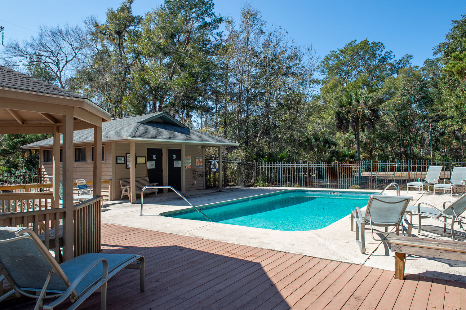 359 River Plantation Rd 1800px-54