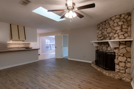 1056 Longstreet Dr-21