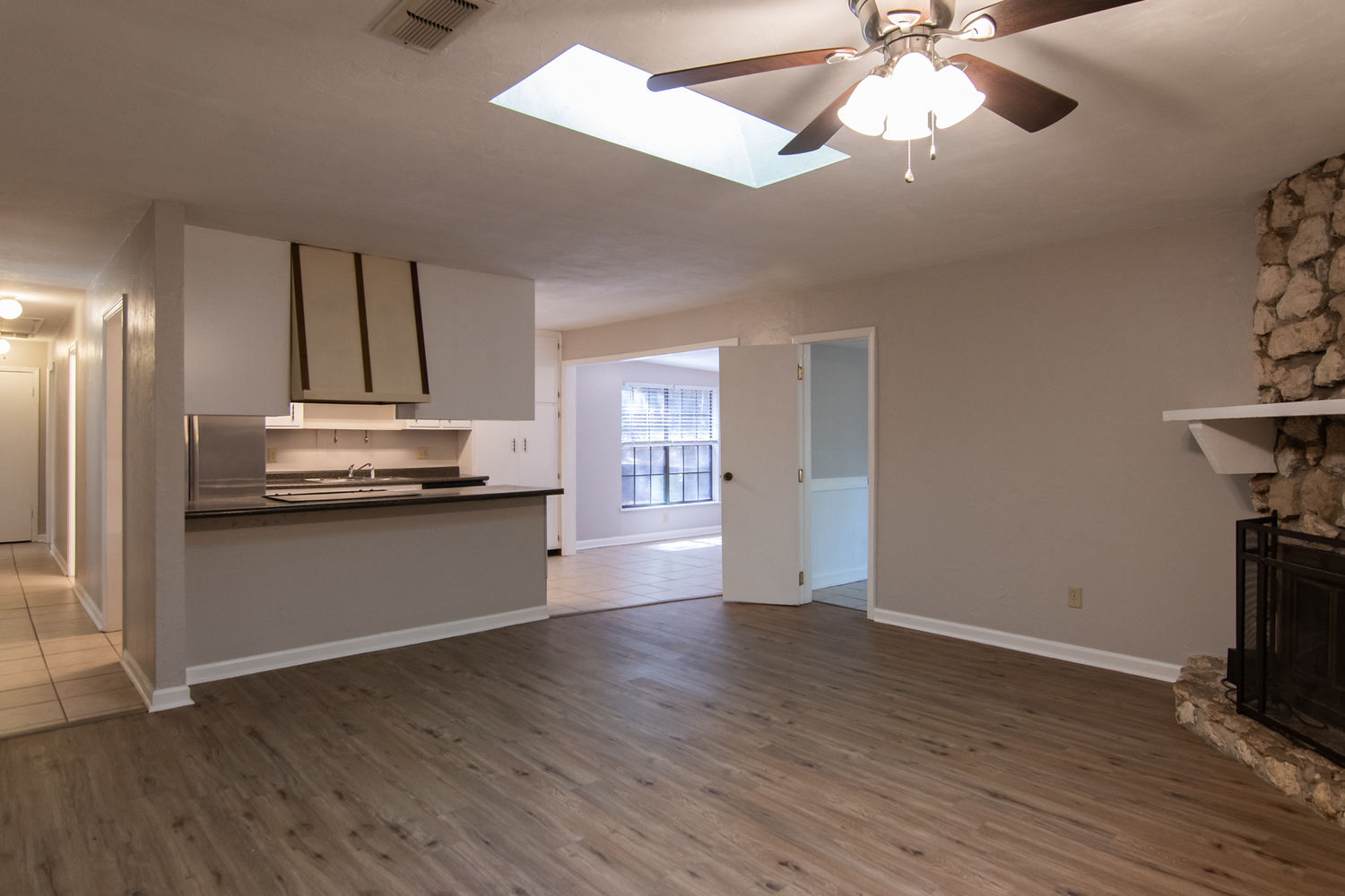 1056 Longstreet Dr-22