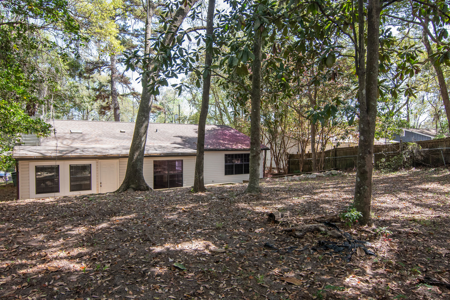 1056 Longstreet Dr-26